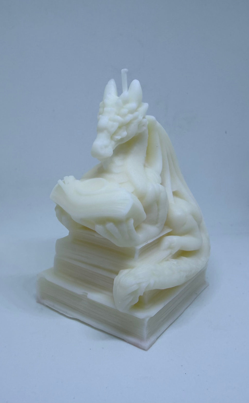 Kerze Drache mit Buch