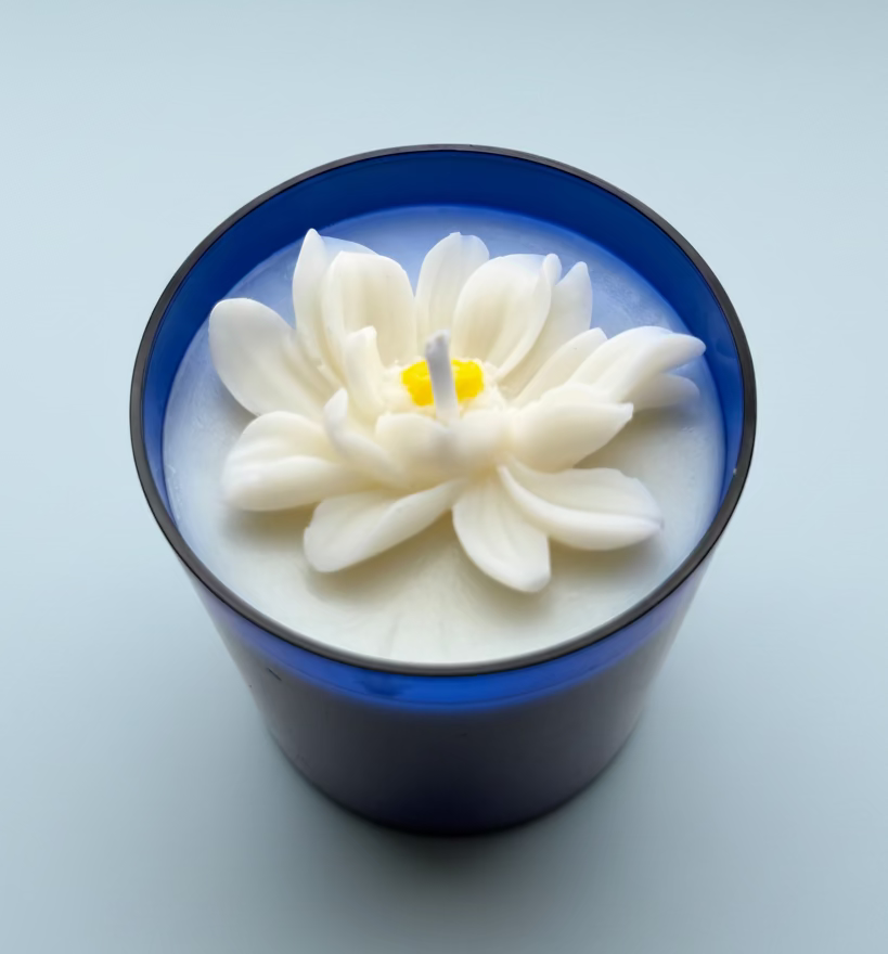 Kerze Lotusblüte - Handgefertigte Lotusblütenkerze aus Sojawachs I Manufaktur Wohlleben