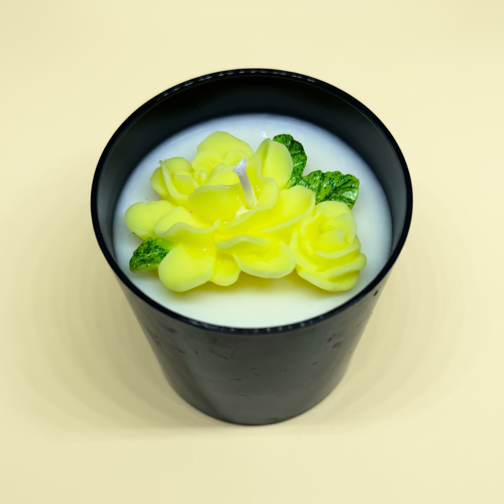 Kerze Rosenblüte - Handgefertigte Rosenkerze aus Sojawachs I Manufaktur Wohlleben