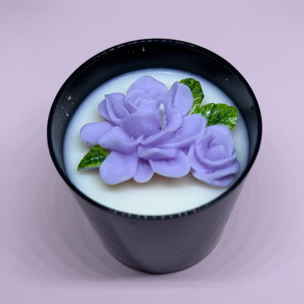 Kerze Rosenblüte - Handgefertigte Rosenkerze aus Sojawachs I Manufaktur Wohlleben